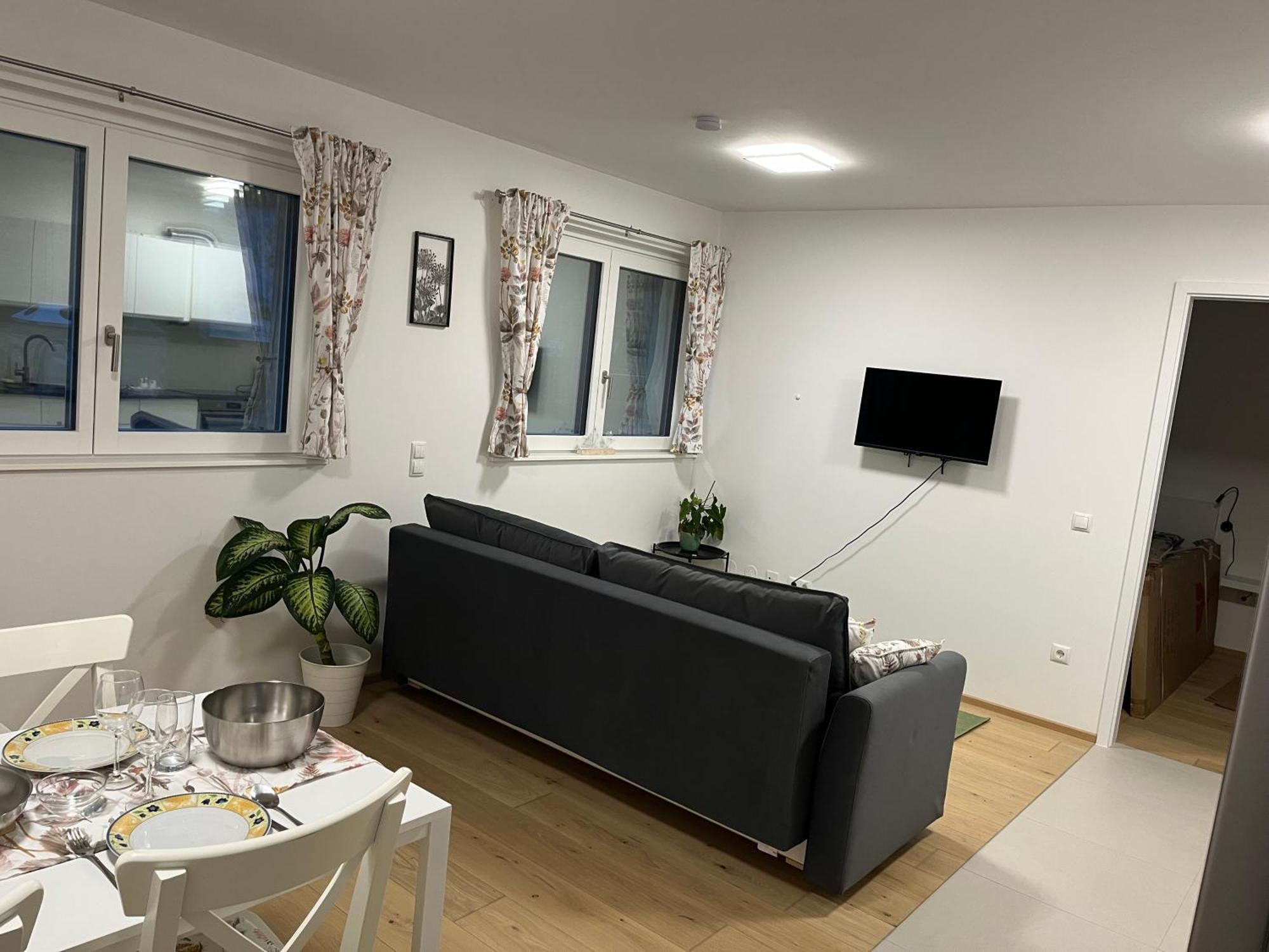 Cosy Candy Flat- With Parking Slot *